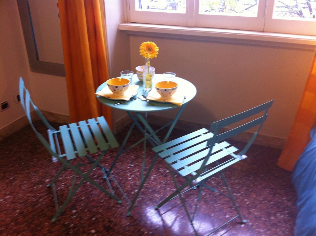 Out Of Time Bed & Breakfast - Rome — Photos 3